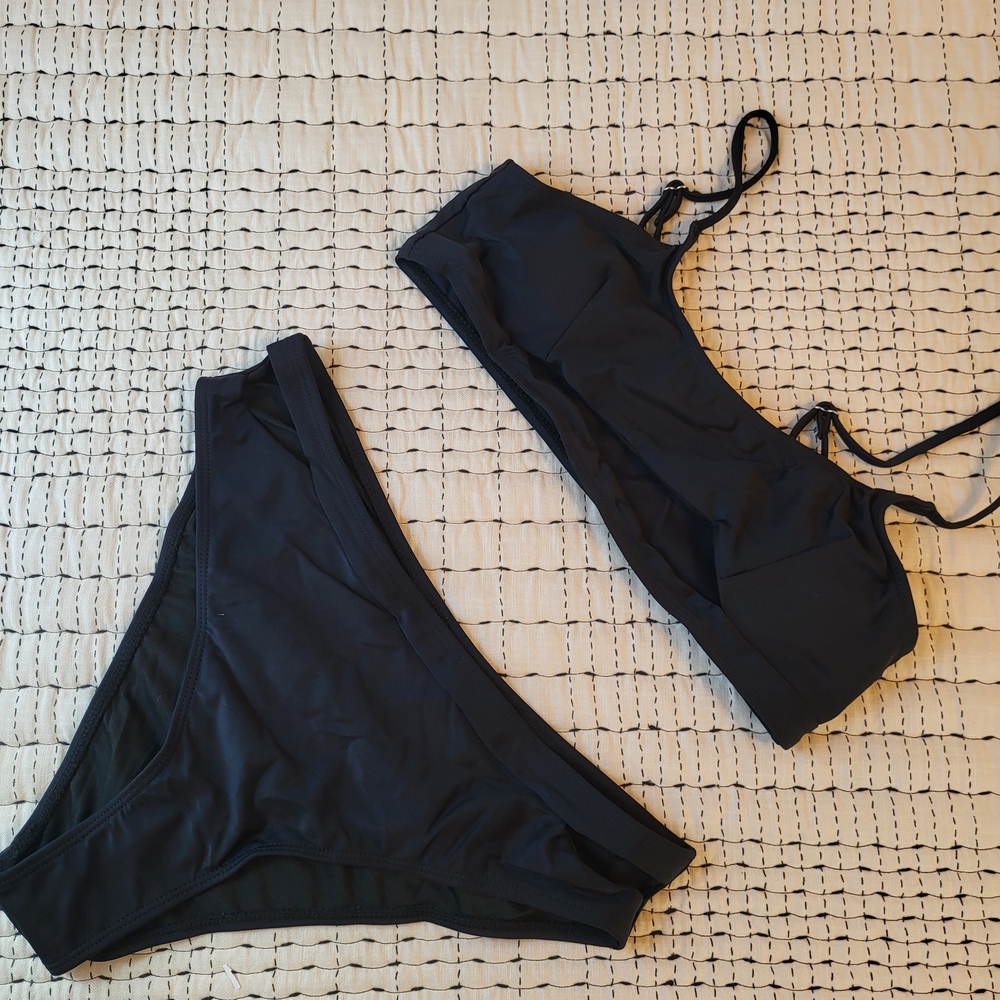 Swimsuit Bikini Set with Cutout Design NWOT - Picture 4 of 4